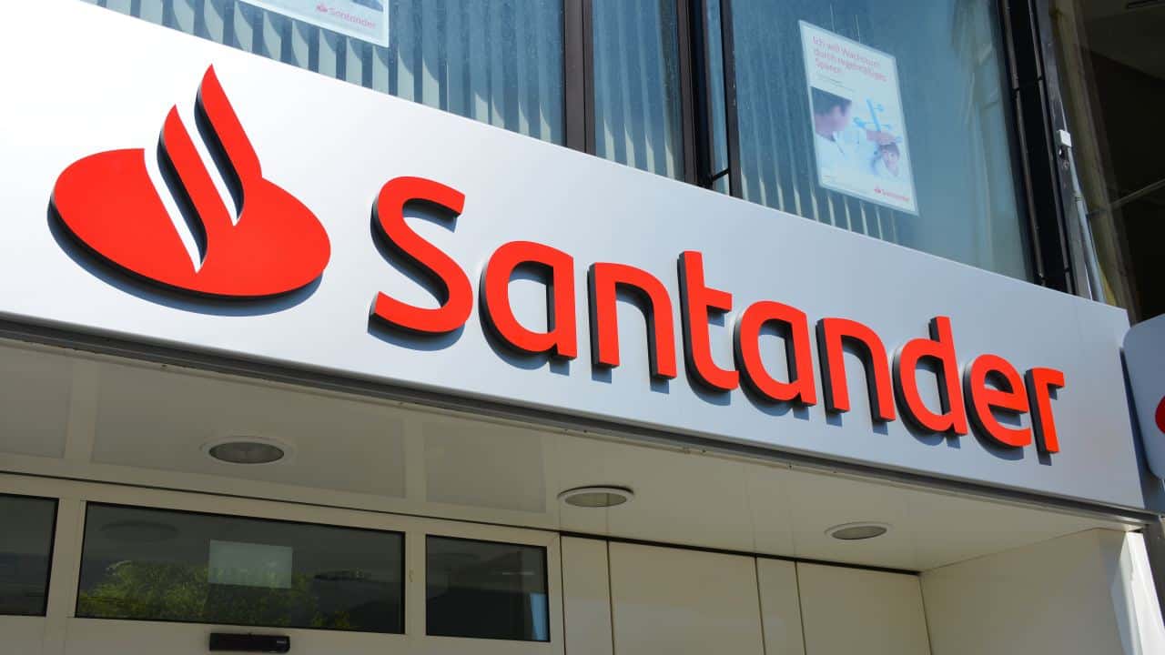 Integracao de fintechs com Santander foca em emprestimo com garantia