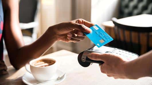 Como fazer um estorno de débito na sua conta corrente pelo cartão de crédito