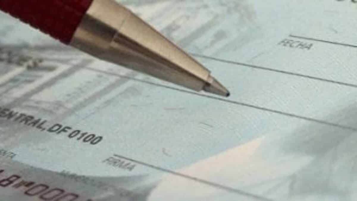 Como Sustar um Cheque: Veja o que Significa esse Processo!